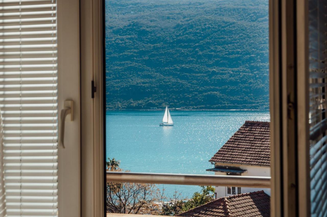 Apartmani Mara Кумбор Екстериор снимка