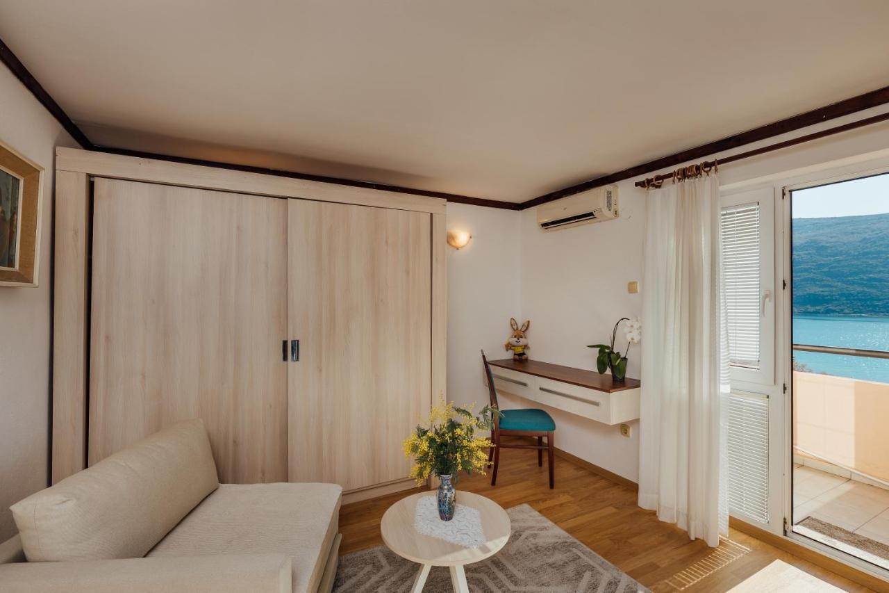 Apartmani Mara Кумбор Екстериор снимка